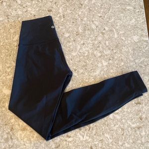 Size 6 black lululemon leggings. Swift speed high-rise tight 28”